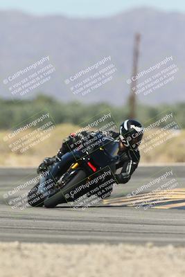 media/Oct-13-2025-Moto Forza (Mon) [[a66d839500]]/3-B Group/Session 3 (Turn 16)/